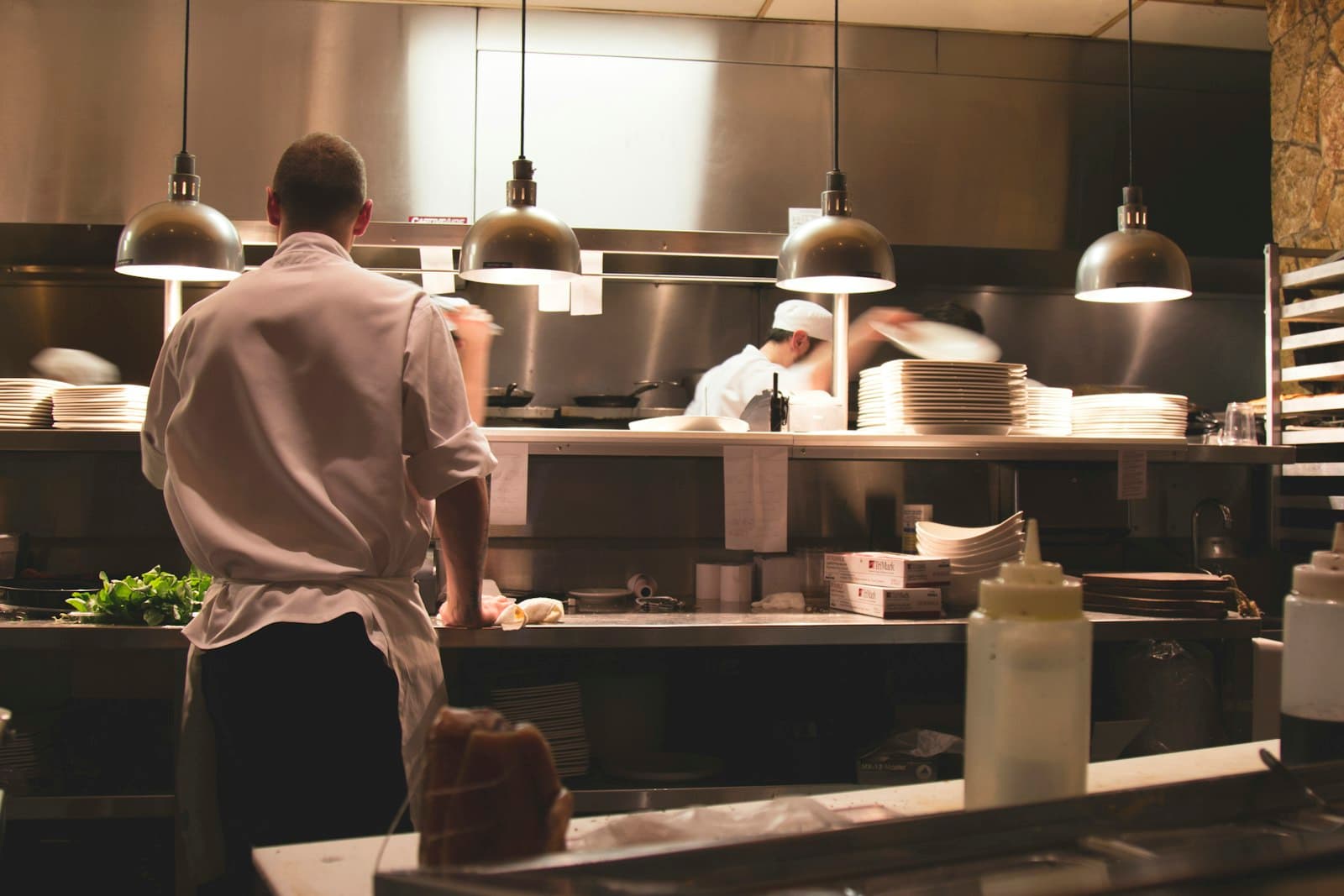 La cocina de Mesa Madre en plena preparación.